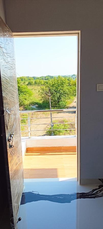 Matoshree Guesthouse Akalkot Eksteriør bilde